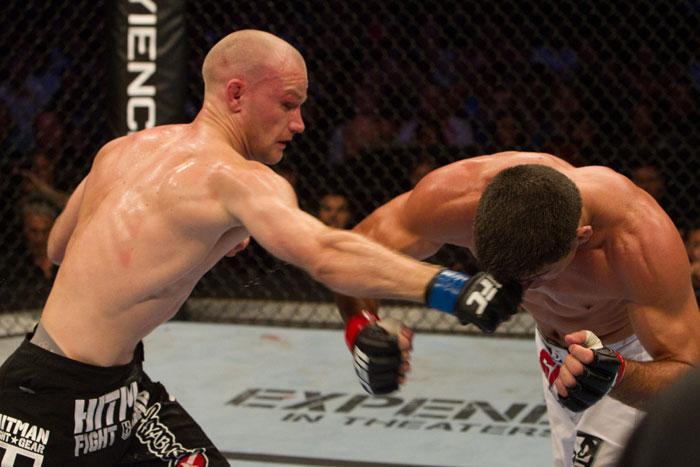 ufc115_09_kampmann_vs_thiago_008