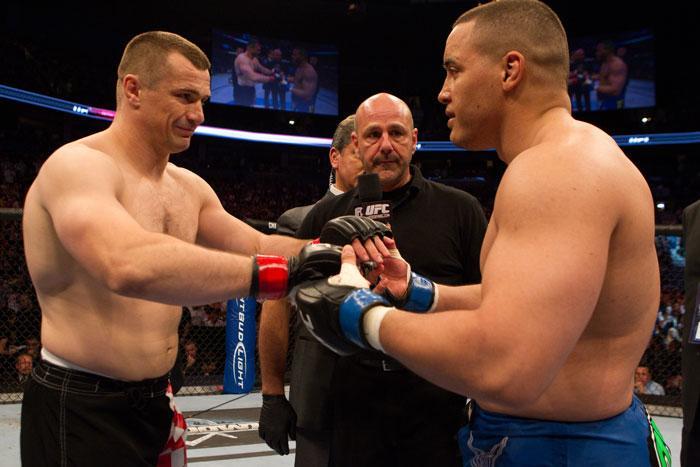 ufc115_10_crocop_vs_barry_001