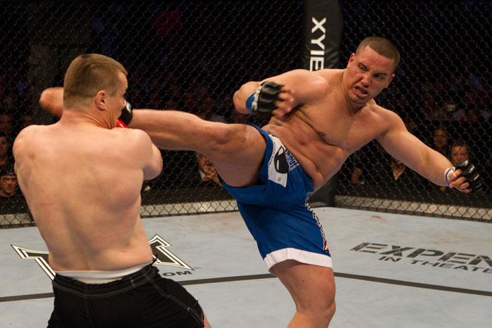 ufc115_10_crocop_vs_barry_011