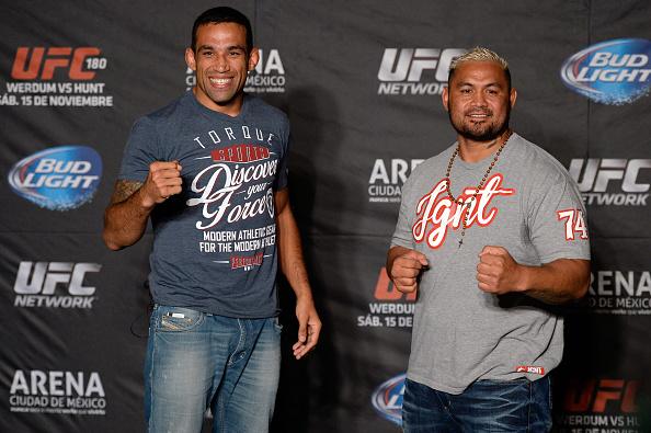 MEXICO CITY, MEXICO - NOVEMBER 13: Fabricio Werdum (L) and Mark Hunt pose for the media during the UFC 180 Ultimate Media Day at the Camino Real Polanco Mexico on November 13, 2014 in Mexico City, Mexico. (Photo by Jeff Bottari/Zuffa LLC/Zuffa LLC via Ge