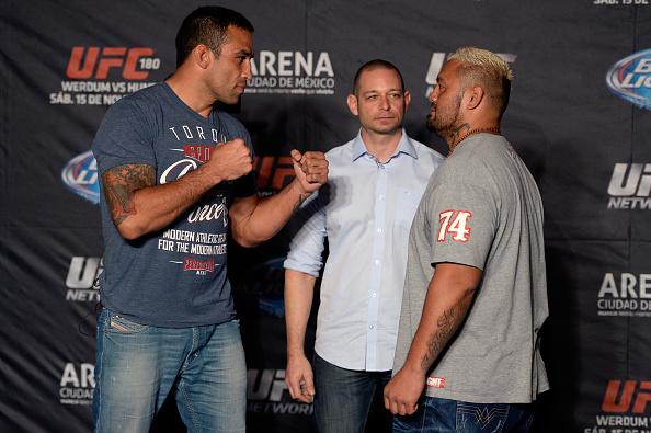 MEXICO CITY, MEXICO - NOVEMBER 13: Fabricio Werdum (L) and Mark Hunt face off during the UFC 180 Ultimate Media Day at the Camino Real Polanco Mexico on November 13, 2014 in Mexico City, Mexico. (Photo by Jeff Bottari/Zuffa LLC/Zuffa LLC via Getty Images