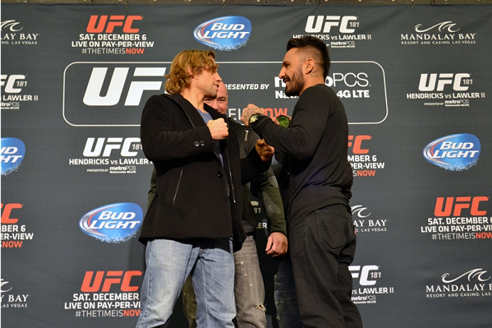 Urijah Faber vs Francisco Rivera es la última pelea de la cartelera preliminar de UFC 181.