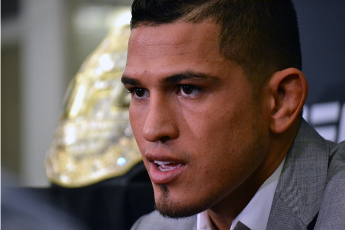 "Ya he peleado también cinco rounds, lo hice contra Benson Henderson y sé que no es un problema, siempre y cuando mantenga mi ritmo”: Pettis