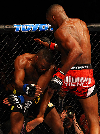 ATLANTA, GA - APRIL 21: Jon Jones (R) knees Rashad Evans during their light heavyweight title bout for UFC 145 at Philips Arena on April 21, 2012 in Atlanta, Georgia. (Photo by Al Bello/Zuffa LLC/Zuffa LLC via Getty Images)