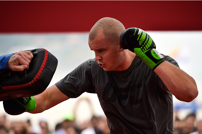 RIO DE JANEIRO, BRAZIL - JULY 29: Heavyweight contender Stefan Struve of the Netherlands holds an open training session at Pepe Beach on July 29, 2015 in Rio de Janeiro, Brazil. (Photo by Buda Mendes/Zuffa LLC/Zuffa LLC via Getty Images)