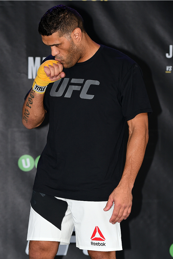 MELBOURNE, AUSTRALIA - NOVEMBER 12:  Antonio 'Bigfoot' Silva of Brazil holds an open workout for fans and media at Federation Square on November 12, 2015 in Melbourne, Australia. (Photo by Josh Hedges/Zuffa LLC/Zuffa LLC via Getty Images)