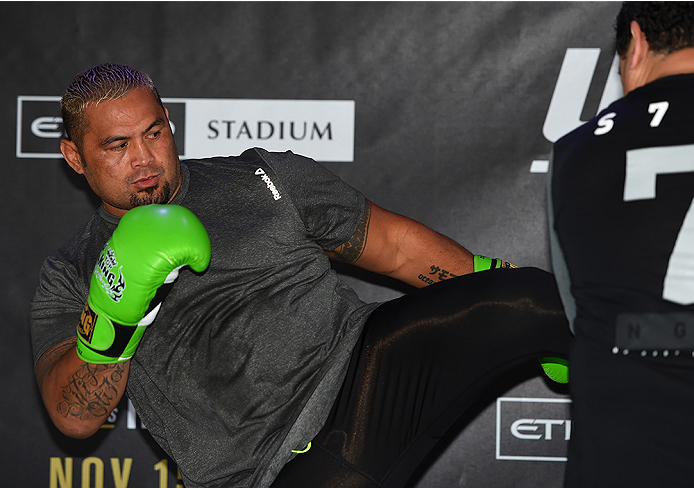 MELBOURNE, AUSTRALIA - NOVEMBER 12:  Mark Hunt of New Zealand holds an open workout for fans and media at Federation Square on November 12, 2015 in Melbourne, Australia. (Photo by Josh Hedges/Zuffa LLC/Zuffa LLC via Getty Images)