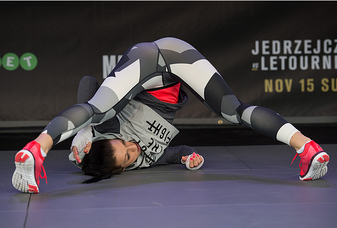MELBOURNE, AUSTRALIA - NOVEMBER 12:  UFC women's strawweight champion Joanna Jedrzejczyk of Poland holds an open workout for fans and media at Federation Square on November 12, 2015 in Melbourne, Australia. (Photo by Brandon Magnus/Zuffa LLC/Zuffa LLC via