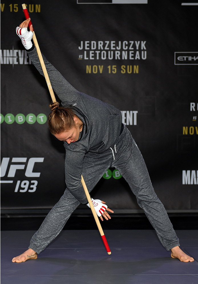 MELBOURNE, AUSTRALIA - NOVEMBER 12:  UFC women's bantamweight champion Ronda Rousey of the United States holds an open workout for fans and media at Federation Square on November 12, 2015 in Melbourne, Australia. (Photo by Josh Hedges/Zuffa LLC/Zuffa LLC 