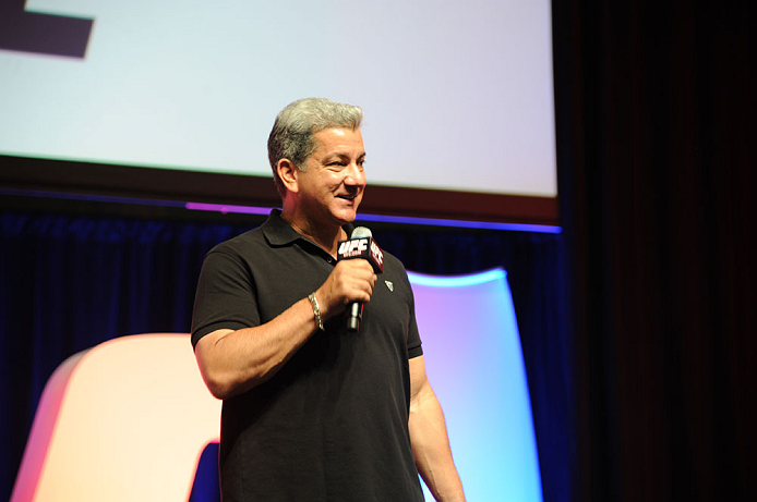 LAS VEGAS, NV - JULY 06: Bruce Buffer speaks to fans at the UFC Fan Expo on July 6, 2012 in Las Vegas, Nevada. (Photo by Al Powers /Zuffa LLC/Zuffa LLC via Getty Images)