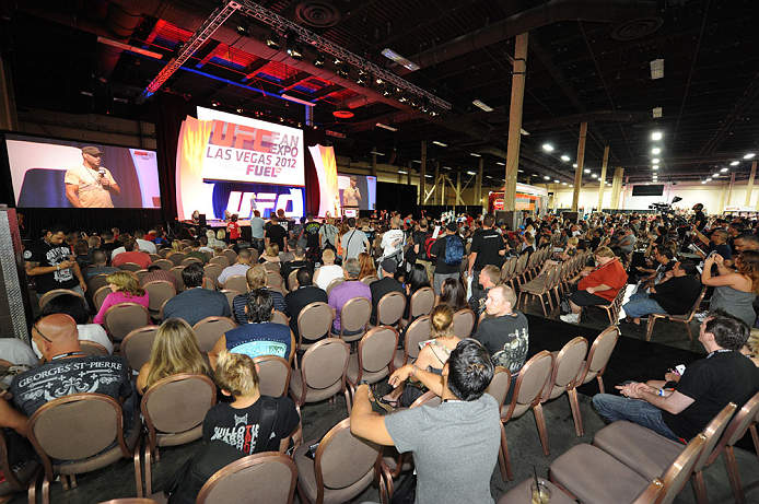 LAS VEGAS, NV - JULY 06: Randy Couture speaks to fans at the UFC Fan Expo on July 6, 2012 in Las Vegas, Nevada. (Photo by Al Powers /Zuffa LLC/Zuffa LLC via Getty Images) *** Local Caption *** Randy Couture