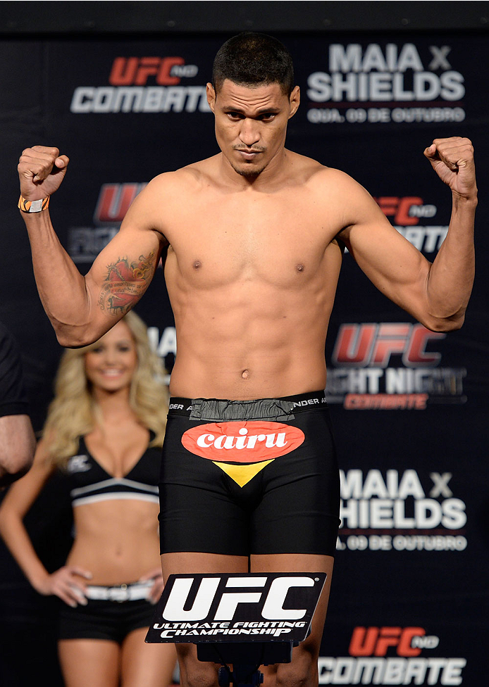 BARUERI, BRAZIL - OCTOBER 8:  Ildemar Alcantara weighs-in during the UFC Fight Night: Maia v Shields weigh-in at the Ginasio Jose Correa on October 8, 2013 in Barueri, Sao Paulo, Brazil. (Photo by Jeff Bottari/Zuffa LLC/Zuffa LLC via Getty Images)