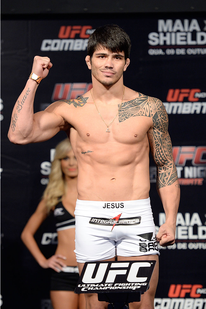 BARUERI, BRAZIL - OCTOBER 8:  Erick Silva weighs-in during the UFC Fight Night: Maia v Shields weigh-in at the Ginasio Jose Correa on October 8, 2013 in Barueri, Sao Paulo, Brazil. (Photo by Jeff Bottari/Zuffa LLC/Zuffa LLC via Getty Images)
