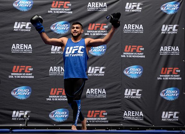 MEXICO CITY, MEXICO - NOVEMBER 12: Kelvin Gastelum interacts with fans during the UFC 180 open workouts at the Interactive Museum of Economics on November 12, 2014 in Mexico City, Mexico. (Photo by Jeff Bottari/Zuffa LLC/Zuffa LLC via Getty Images)
