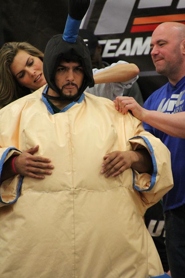 Fotogalería del reto de coaches de The Ultimate Fighter Latinoamérica II, entre Efraín Escudero y Kelvin Gastelum (Fotos por Rambo Mendoza).