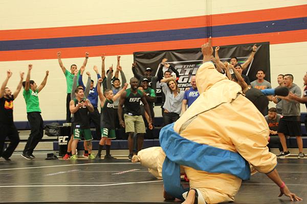 Fotogalería del reto de coaches de The Ultimate Fighter Latinoamérica II, entre Efraín Escudero y Kelvin Gastelum (Fotos por Rambo Mendoza).