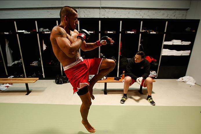 BUENOS AIRES, ARGENTINA - MAY 28: Yasser Castillo warms up before facing Leonardo Rodriguez during the filming of The Ultimate Fighter Latin America: Team Liddell vs Team Griffin on May 28, 2016 in Buenos Aires, Argentina. (Photo by Gabriel Rossi/Zuffa L
