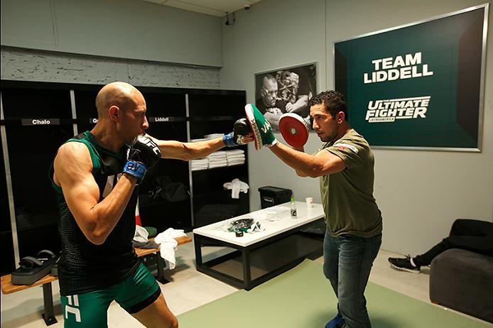 BUENOS AIRES, ARGENTINA - MAY 28:  Fabian Quintana warms up before facing Alejandro Martinez during the filming of The Ultimate Fighter Latin America: Team Liddell vs Team Griffin on May 28, 2016 in Buenos Aires, Argentina. (Photo by Gabriel Rossi/Zuffa L