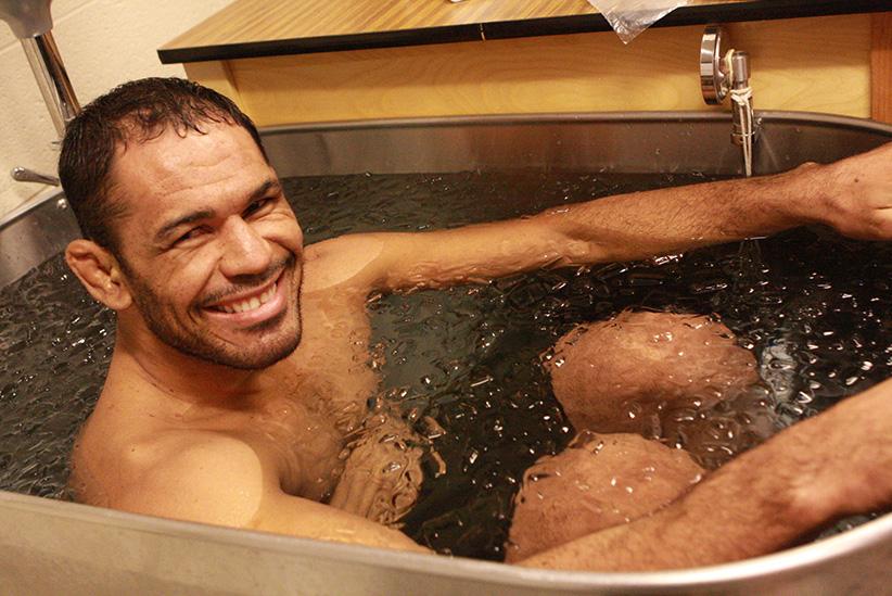 Minotauro na banheira de gelo após o último treino