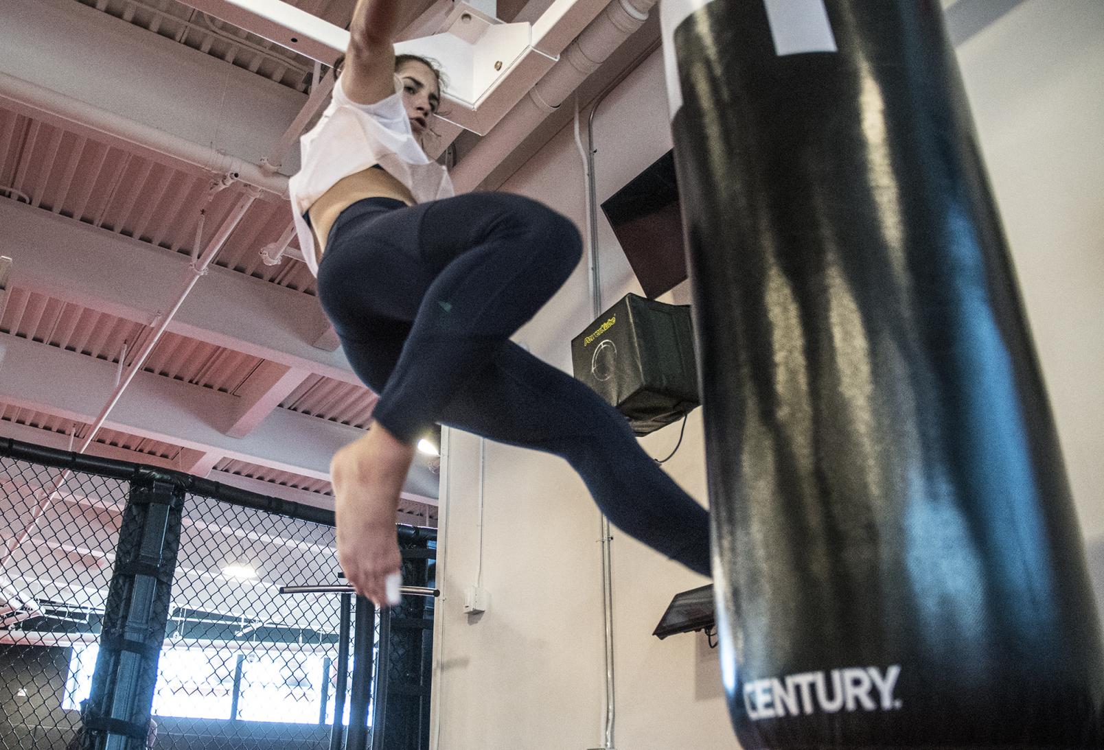 36 UFC Uruguay Veronica Macedo sparring session