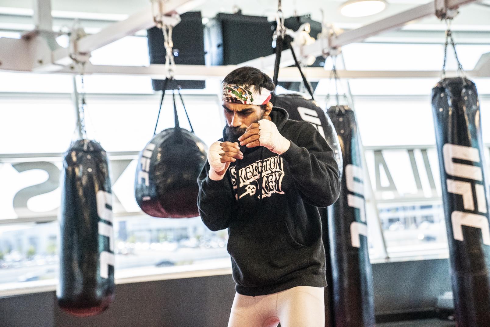 04 - Jose Quinonez and Brandon Moreno prepare for their fights