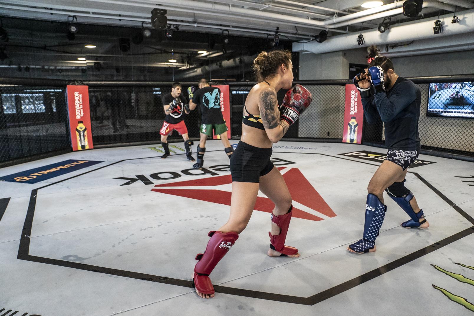 06 - Jose Quinonez and Brandon Moreno prepare for their fights