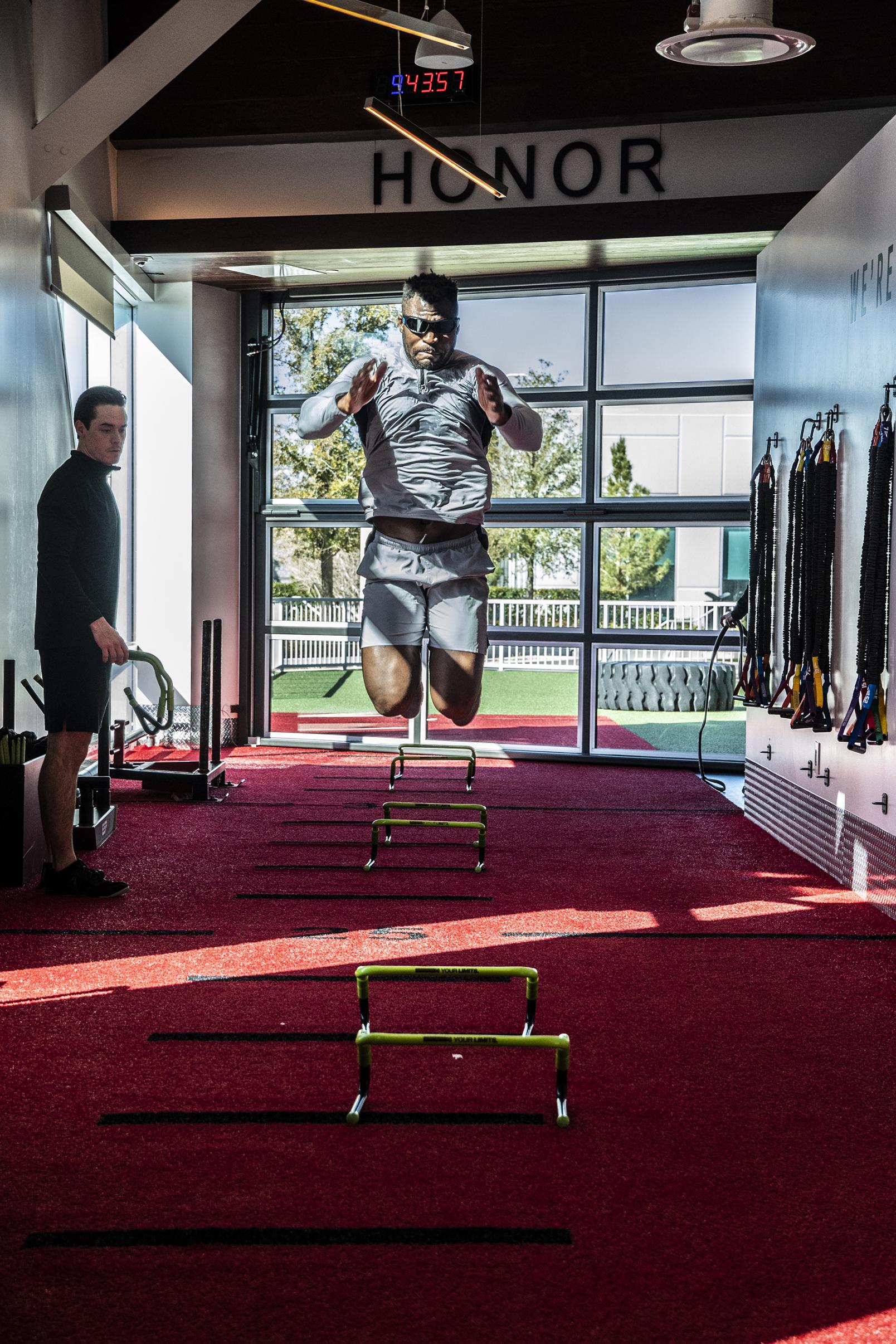 03 - UFC Heavyweight contender Francis Ngannou training at the UFC Performance Institute