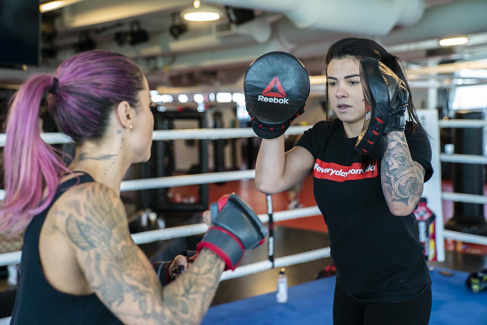 02 - UFC Strawweight Claudia Gadelha and Skateboarder athlete Leticia Bufoni