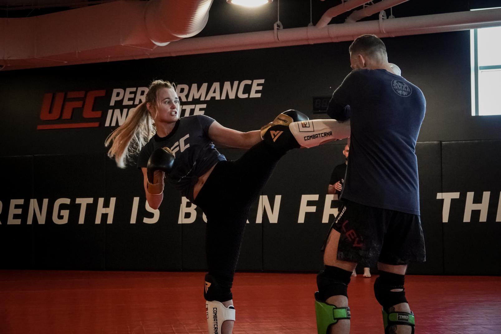 Andrea Lee training at the UFC Performance Institute January 2021