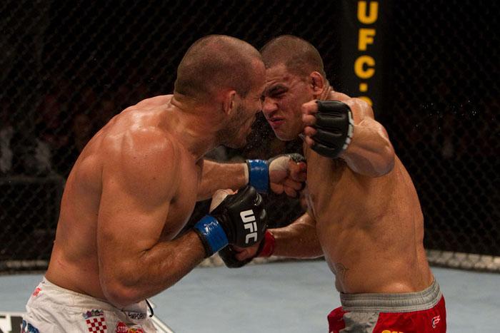 ufc110_01_tehuna_vs_pokrajac_019