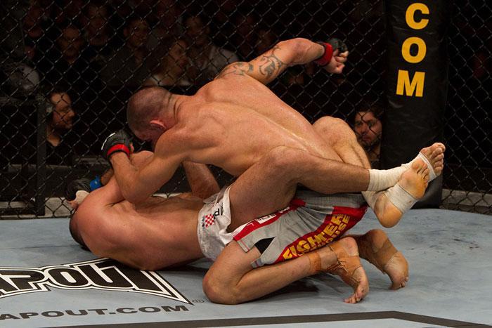 ufc110_01_tehuna_vs_pokrajac_022