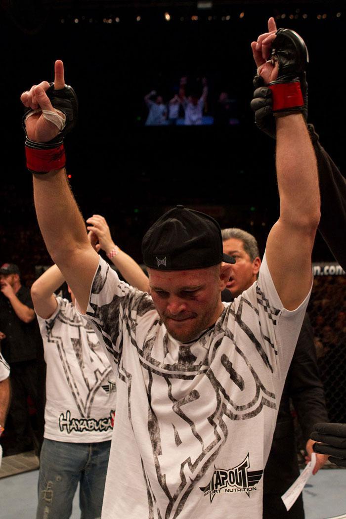 ufc110_03_lytle_vs_foster_008