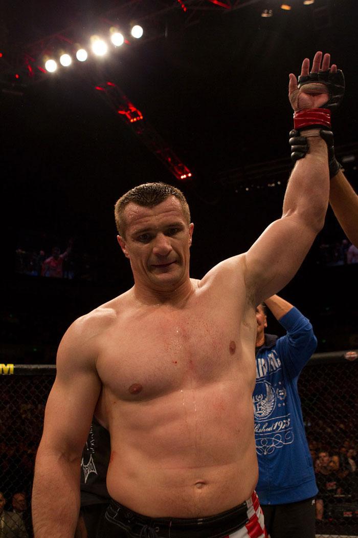 ufc110_05_crocop_vs_perosh_013