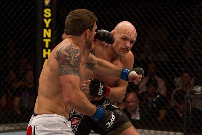 ufc110_06_bader_vs_jardine_001