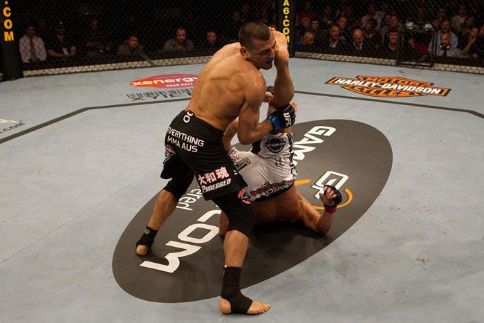 ufc110_07_sotiropoulos_vs_stevenson_002
