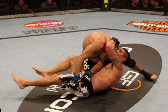 ufc110_07_sotiropoulos_vs_stevenson_003