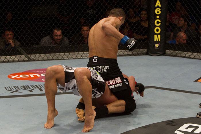 ufc110_07_sotiropoulos_vs_stevenson_005