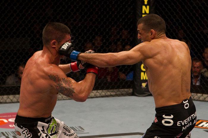 ufc110_07_sotiropoulos_vs_stevenson_006