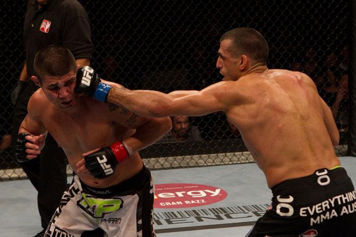 ufc110_07_sotiropoulos_vs_stevenson_016
