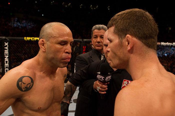 ufc110_08_silva_vs_bisping_001
