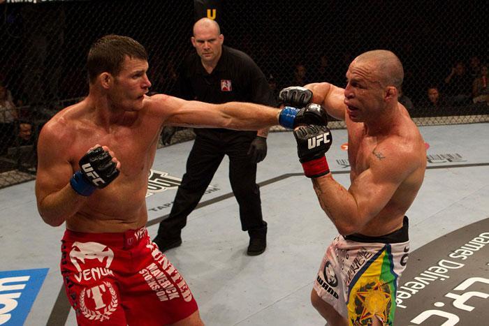 ufc110_08_silva_vs_bisping_032