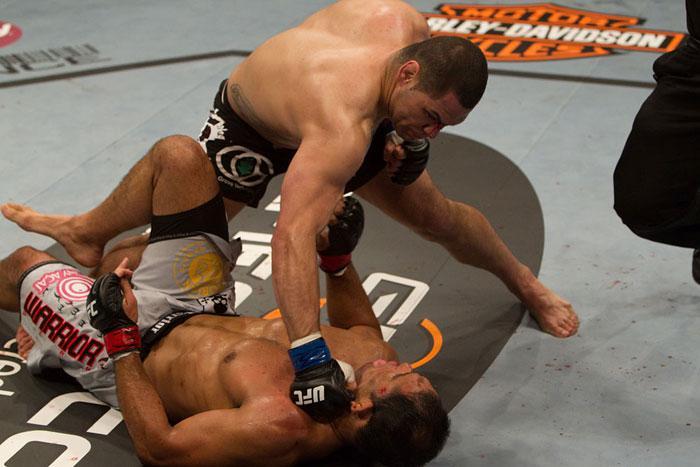 ufc110_09_velasquez_vs_nogueira_015