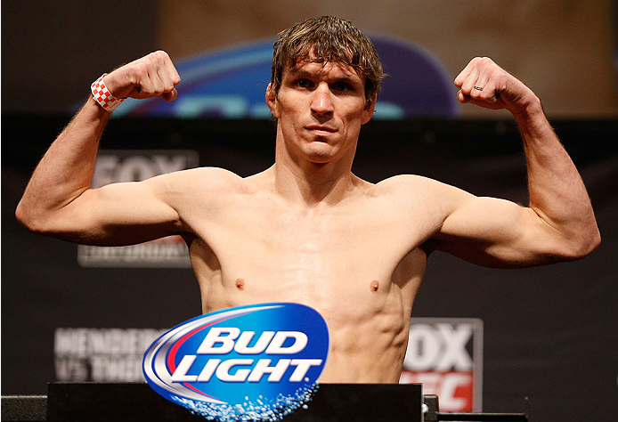 CHICAGO, IL - JANUARY 24: Darren Elkins weighs in during the UFC weigh-in event at the Chicago Theatre on January 24, 2014 in Chicago, Illinois. (Photo by Josh Hedges/Zuffa LLC/Zuffa LLC via Getty Images)