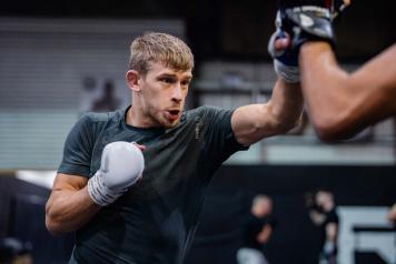 Arnold Allen trains at Team Renegade in Birmingham, England, on September 24, 2022. (Photo by Zac Pacleb/Zuffa LLC)