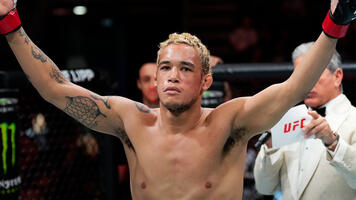 Bryan Battle prepares to fight Gabe Green in a welterweight fight during the UFC Fight Night event at Spectrum Center on May 13, 2023 in Charlotte, North Carolina. (Photo by Jeff Bottari/Zuffa LLC)