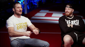 Megan Olivi sits down with UFC middleweight champion Sean Strickland and Las Vegas Raiders Pro Bowl defensive end Maxx Crosby as they discuss they connected, similarities, sparring against each other and more.