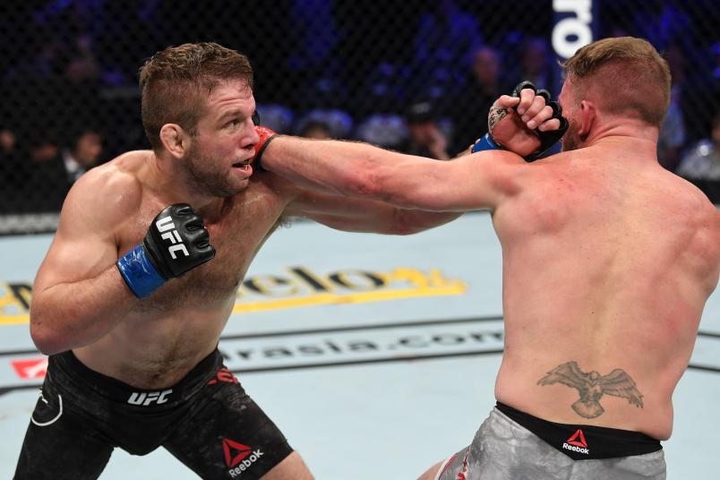 LAS VEGAS, NV - OCTOBER 06: Nik Lentz trades punches with Gray Maynard in their lightweight bout during the UFC 229 event inside T-Mobile Arena on October 6, 2018 in Las Vegas, Nevada. (Photo by Josh Hedges/Zuffa LLC/Zuffa LLC)