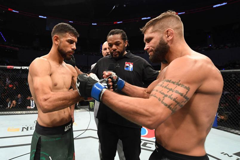 (L-R) Yair Rodriguez of Mexico and Jeremy Stephens touch gloves prior to their featherweight bout during the UFC Fight Night event on September 21, 2019 in Mexico City, Mexico. (Photo by Josh Hedges/Zuffa LLC)