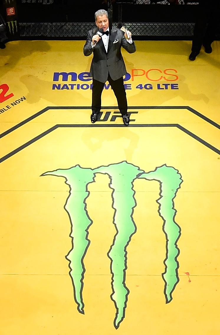 LAS VEGAS, NV - JULY 09: UFC Octagon Announcer Bruce Buffer introduces the UFC interim featherweight championship bout between Jose Aldo and Frankie Edgar during the UFC 200 event on July 9, 2016 at T-Mobile Arena in Las Vegas, Nevada. (Photo by Josh Hedges/Zuffa LLC/Zuffa LLC via Getty Images)