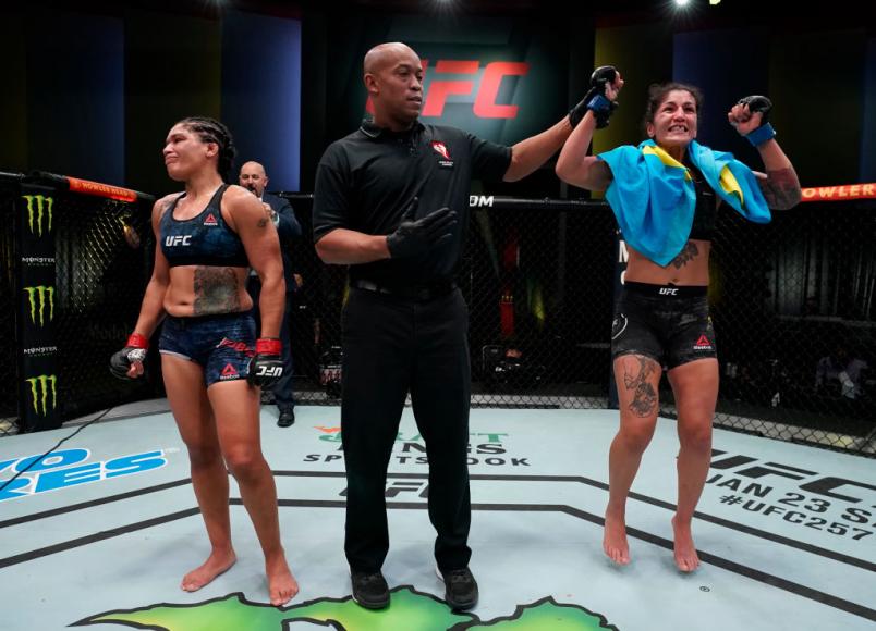 Pannie Kianzad é declarada vencedora do duelo contra Sijara Eubanks no UFC Vegas 17